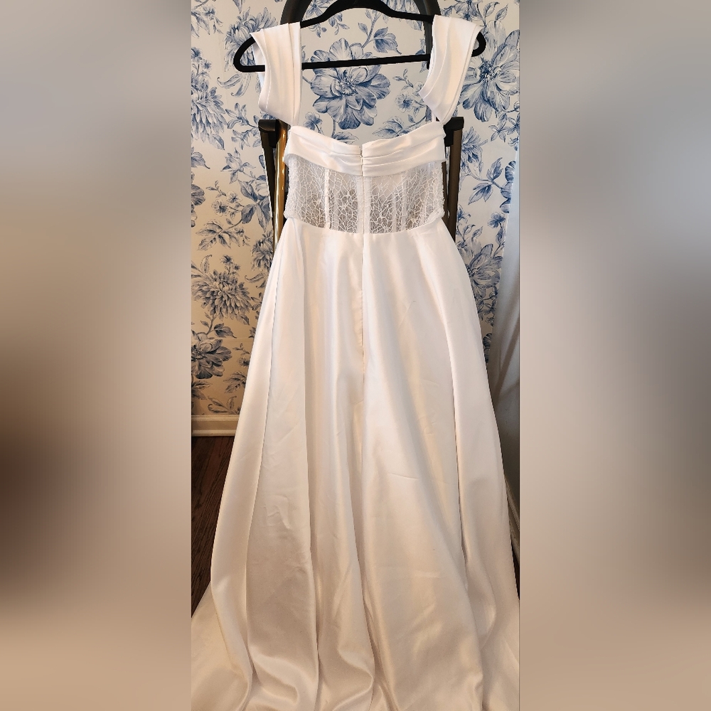 AW Bridal "AW Giona Wedding Dress," size 0 - Picture 8 of 12